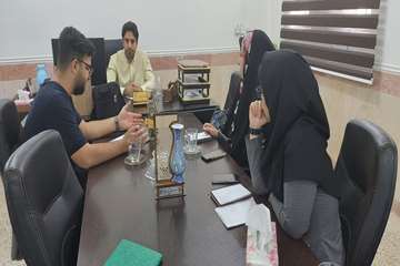 جلسه برقراری ارتباط موثر بین کمیته تحقیقات دانشجویی و مرکز رشد