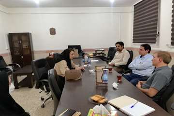 قرارداد ارتباط باصنعت بین حوزه تحقیقات و فناوری و شرکت سلامت محور درخشان در مرکز رشد دانشگاه علوم پزشکی